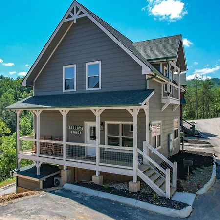 Liberty Lodge - Family Getaway With Pool, Hot Tub, Arcade & Dogs Pigeon Forge Eksteriør bilde