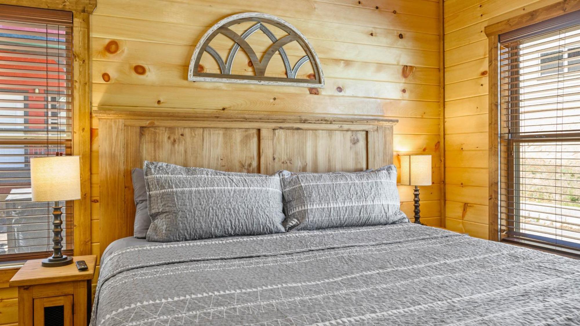 Liberty Lodge - Family Getaway With Pool, Hot Tub, Arcade & Dogs Pigeon Forge Eksteriør bilde